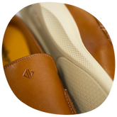 Loafer Honey & Cream close up on leather and outsole